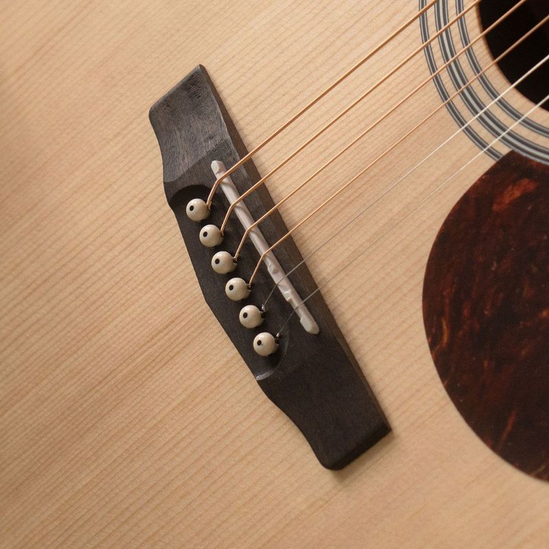 Cort MR500E NT Westerngitar med pickup