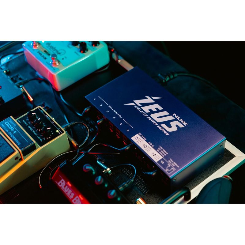 NUX ZEUS Power Supply med 10 isolerte DC-utganger